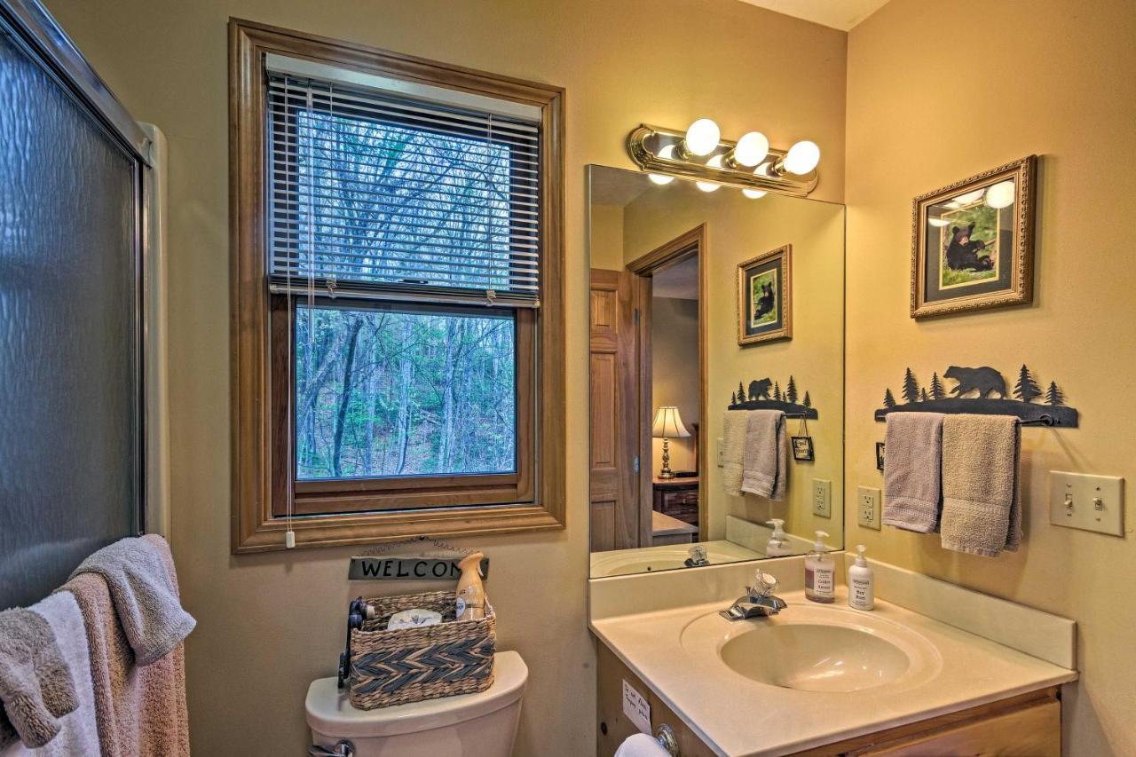 Spacious Maggie Valley Cabin With Hot Tub And Mtn View Экстерьер фото