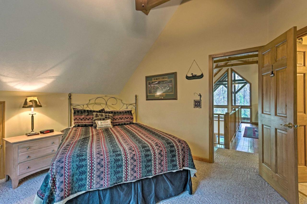 Spacious Maggie Valley Cabin With Hot Tub And Mtn View Экстерьер фото
