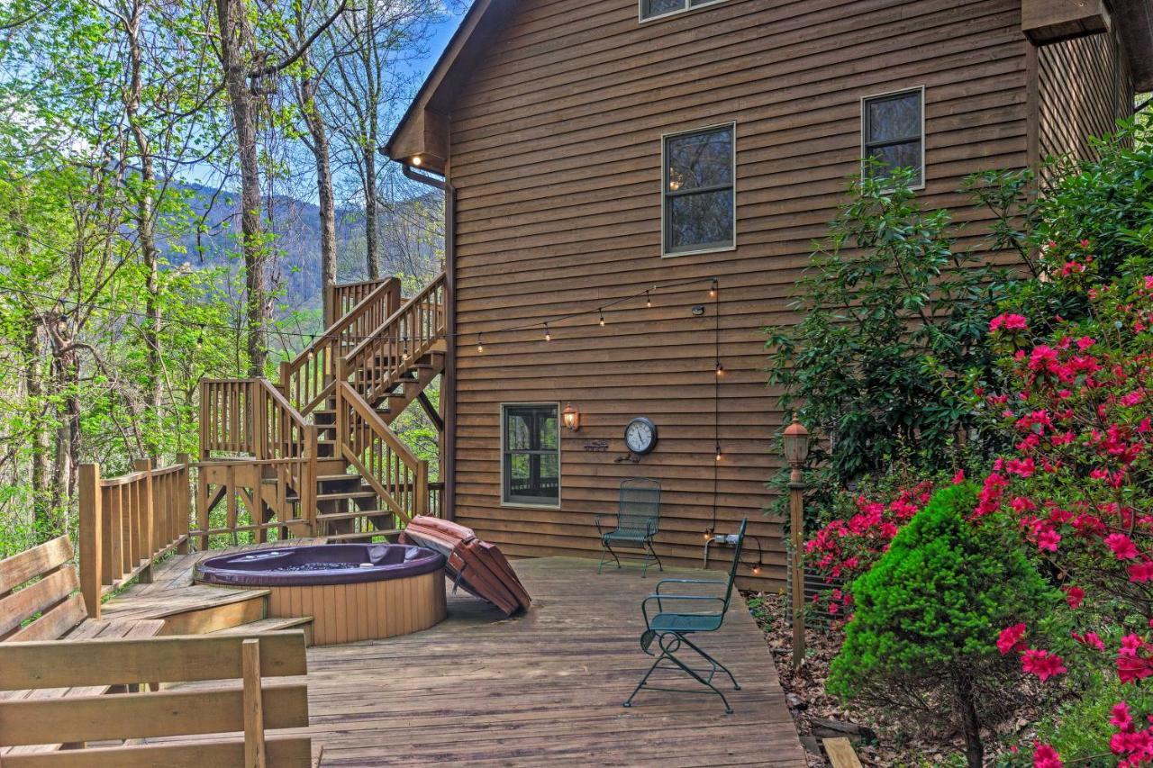 Spacious Maggie Valley Cabin With Hot Tub And Mtn View Экстерьер фото